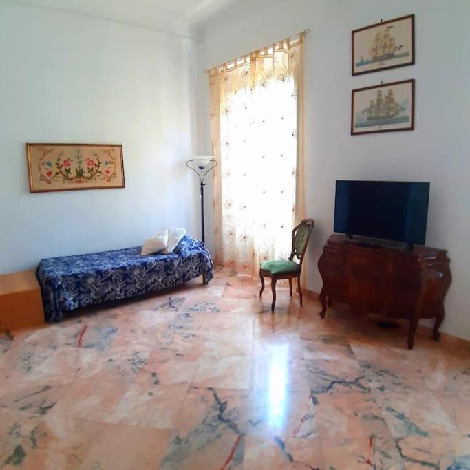 Gabry'S Home Three-Bedroom Big Apartment Near City Center & Train Station To Pisa And Florence & Ferries To Sardegna Corsica Livorno Exterior photo